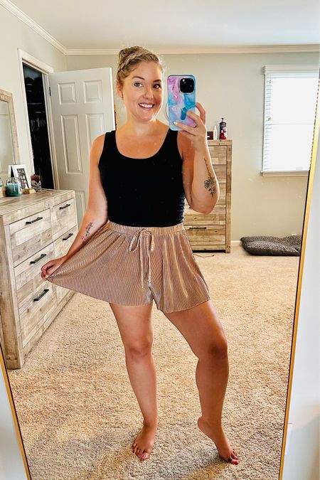 These shimmering champagne shorts are good for so many occasions 🥂

#summerfashion #womensfashion #midsize #curves

#LTKstyletip #LTKSeasonal #LTKunder50