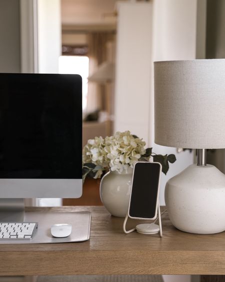 My view on the daily 🖥️🪴

I can’t stand having cords hanging all over my desk and wanted to find a charger for my phone that is pretty enough to display. This neutral beauty with Belgian linen details (yes, I said linen — so aesthetic 😍) is exactly what I was looking for, and it can also charge your AirPods simultaneously. 

It comes 7 other styles as well, including black and bone white leather, but the linen designs are way cheaper!

#LTKfindsunder100 #LTKVideo #LTKhome
