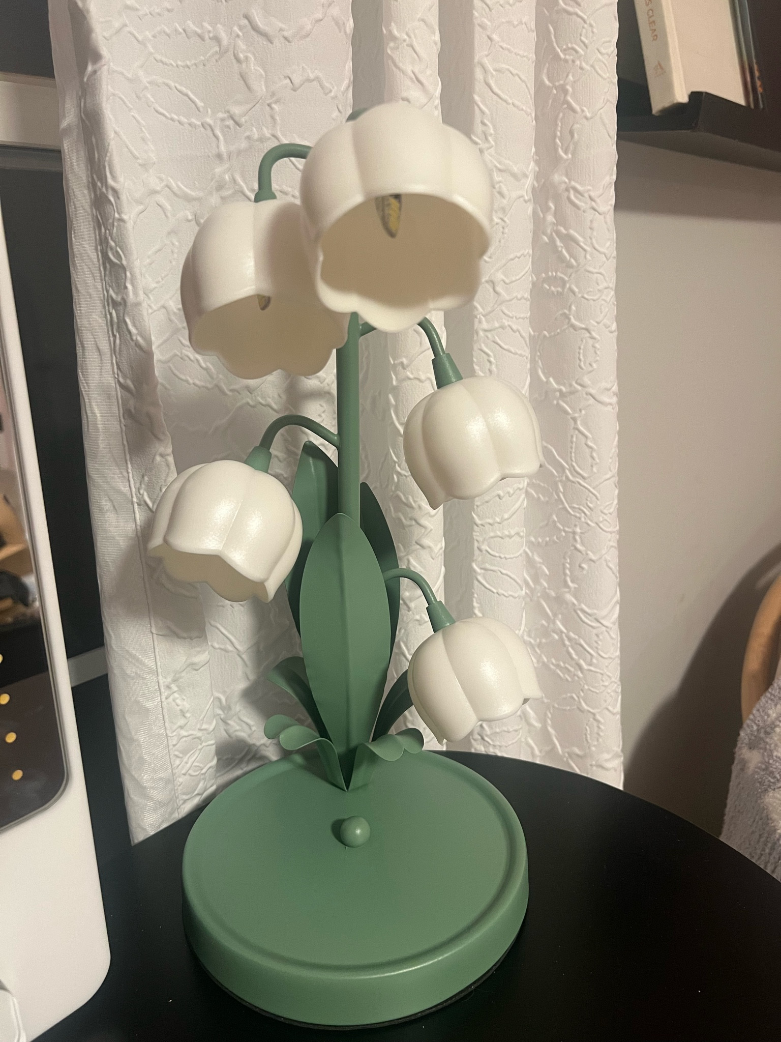 THE cutest flower lamp!! Has 3 different color options, cool, very cool and warm! This has been perfect for my office! 🩷