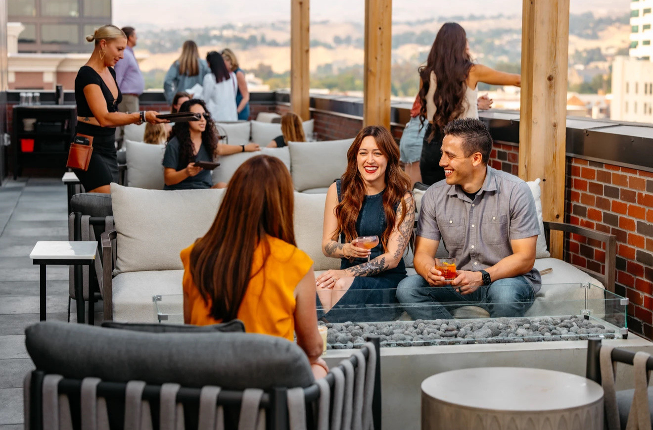 Denim Abercrombie knee length dress 


#LTKFindsUnder100 #LTKSaleAlert #LTKSeasonal