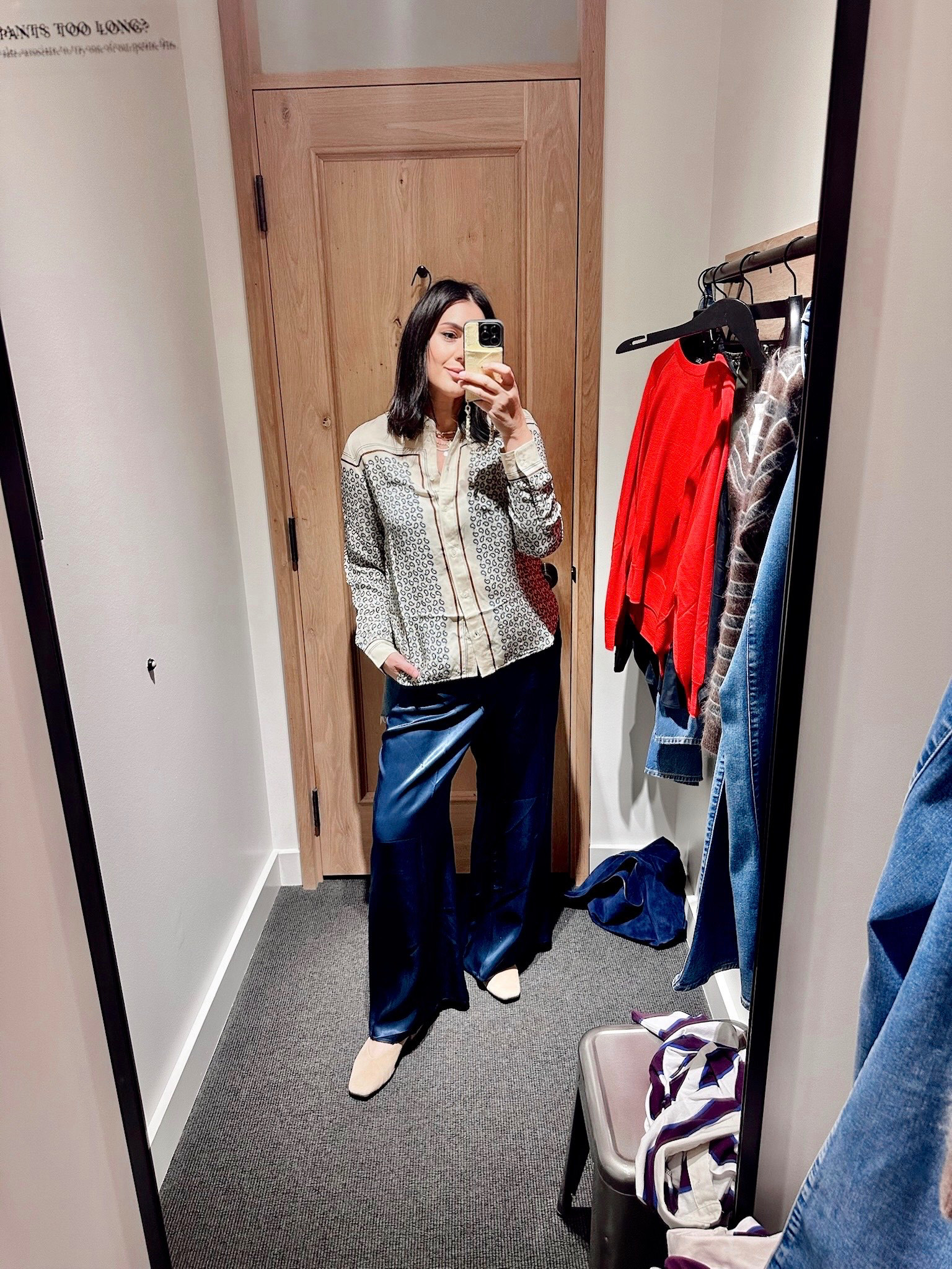 I love both of these pieces! I'm in the 8 of the top -- I think I'd prefer a 10 just for a loose fit overall. I am in the large of the cosmo pants but they run big!! Definitely go down a size if in between. 

 