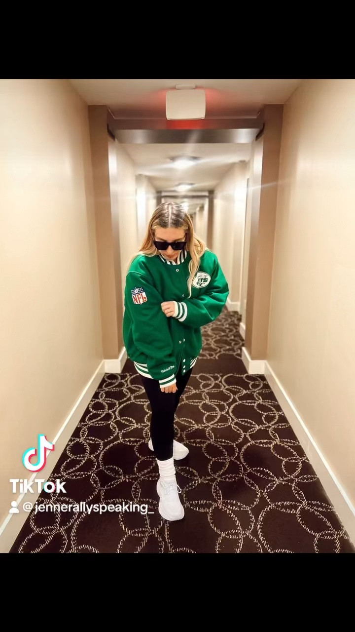 Feeling lucky in my new HOKAS

#LTKmidsize #LTKshoecrush #LTKtravel