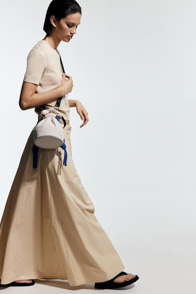 Circular poplin skirt - Regular waist - Maxi - Light beige - Ladies | H&M GB | H&M (UK, MY, IN, SG, PH, TW, HK)