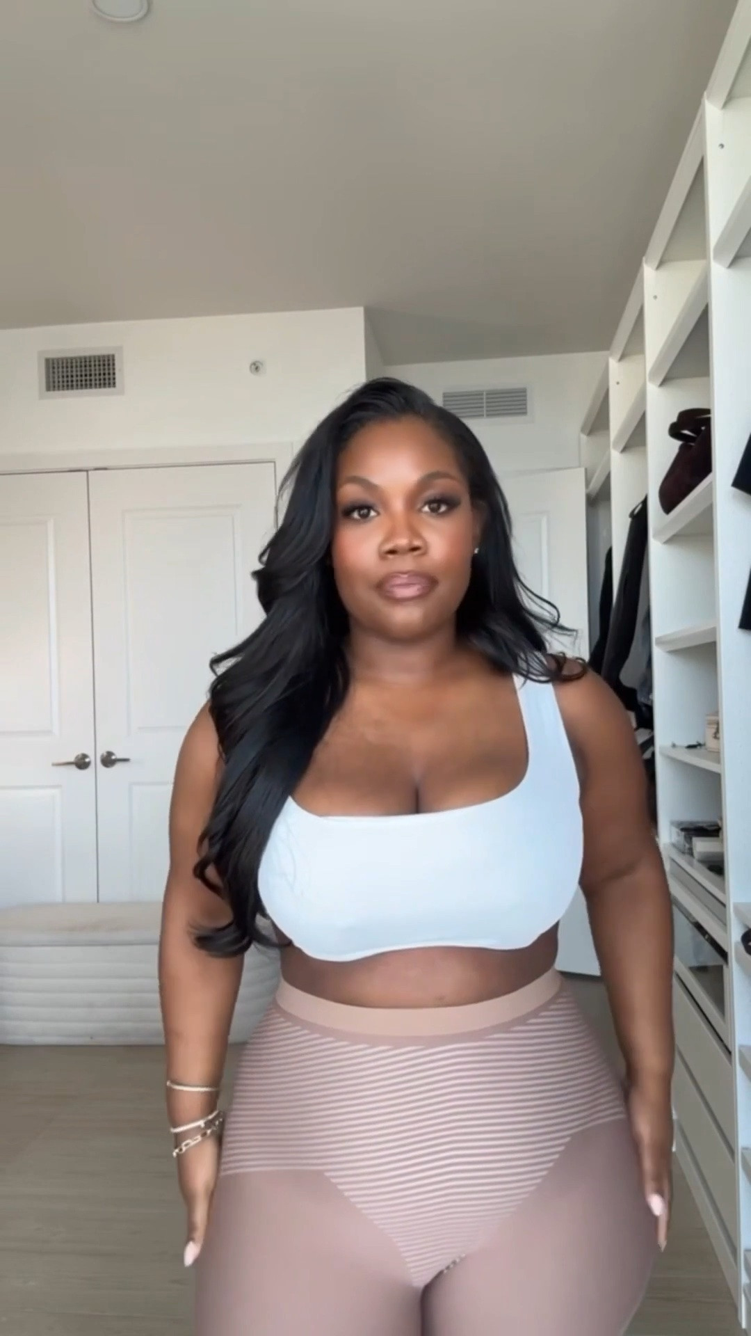 Giving you allll the deets on my shapewear

Spanx is 30% off sale styles today! Code EMMYXSPANX for $$ off! ✨

Spanx sale, undergarments, shapewear, Emmy petit