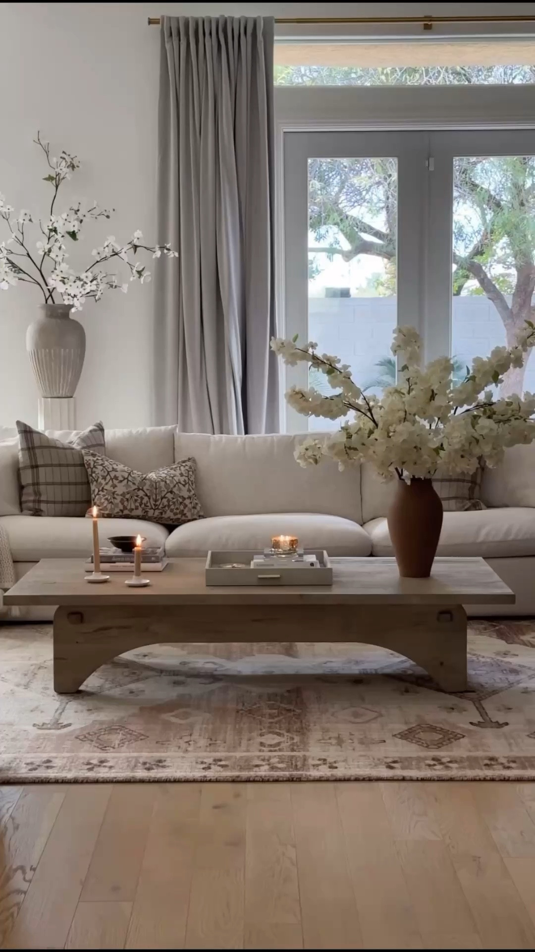 Living room 

#LTKdayinmylife #LTKSeasonal #LTKHome