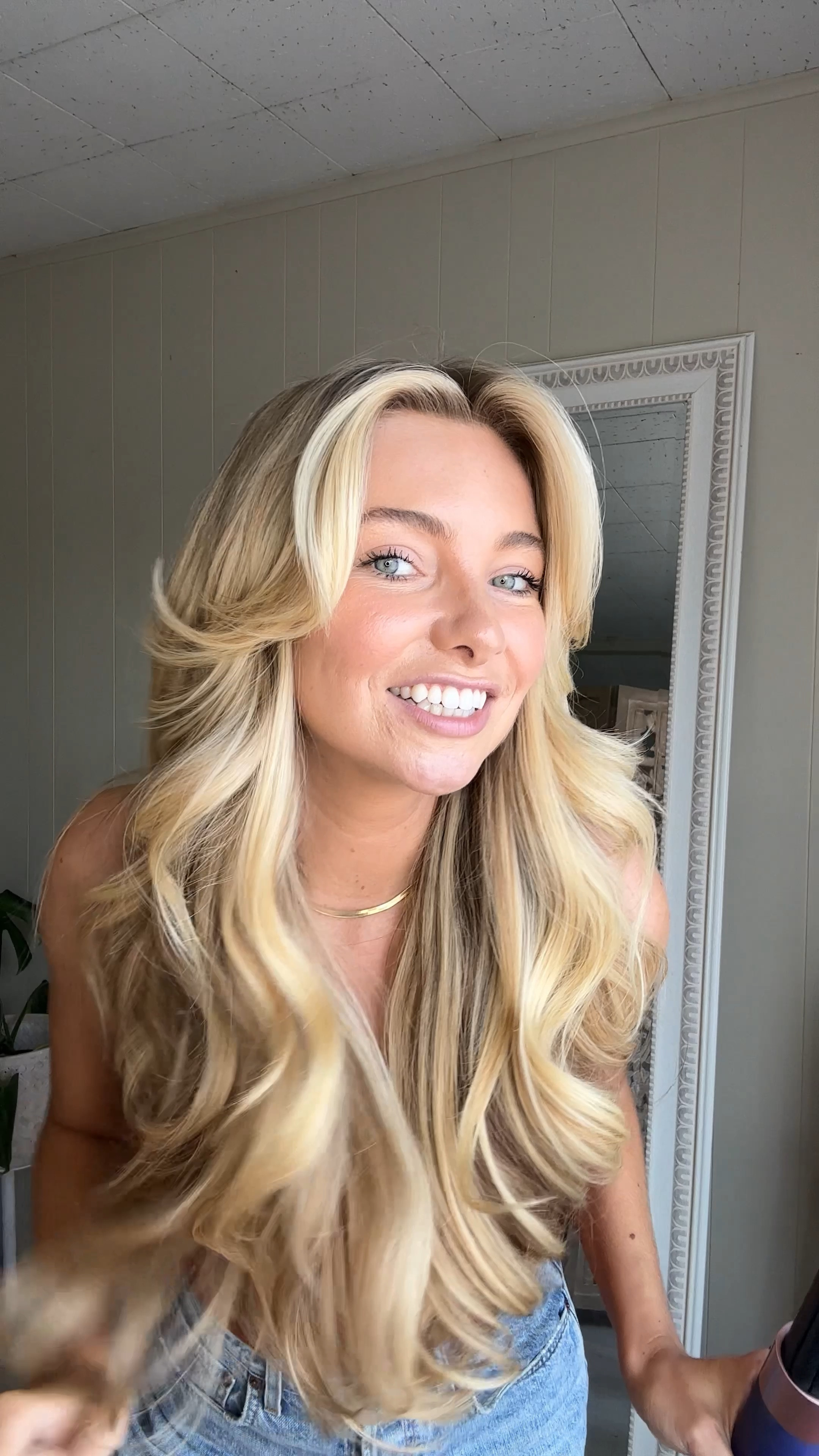 My tips for the airwrap. Also linking all the products i used for prepping / styling my hair 🫶🏼

#LTKGiftGuide #LTKstyletip