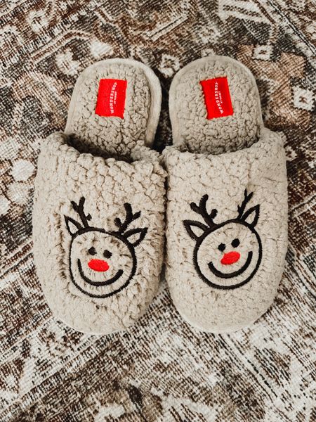 Cutest slippers ever | Gift idea | Under $20



#LTKGiftGuide #LTKHoliday #LTKCyberWeek