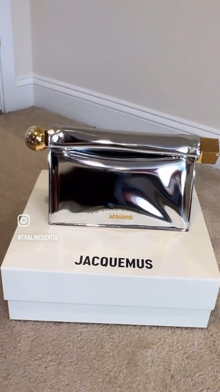 Jacquemus La Pochette Rond Carre Clutch is a must have for the seasonn

#LTKstyletip #LTKitbag