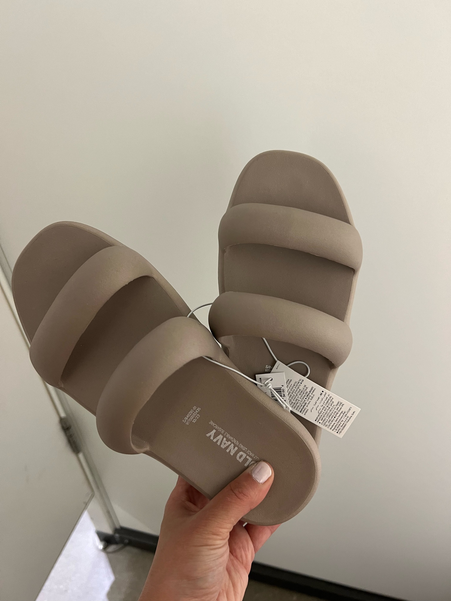 Love these sandals for summer - perfect for the pool or beach, 40% off and comes in so many colors! 

#LTKfindsunder50 #LTKswim #LTKsalealert