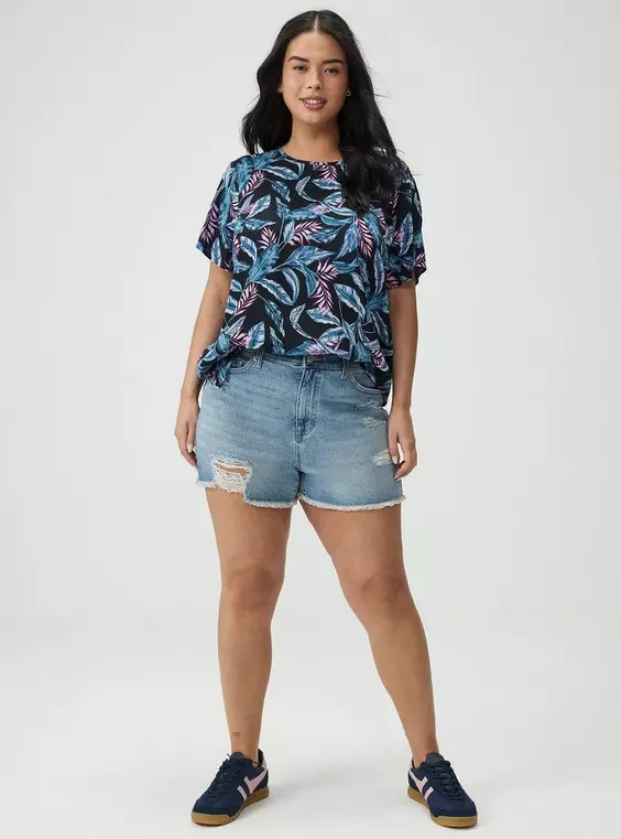 3.5'' Relaxed Short in Mediumblue-Denim | Torrid (US & Canada)