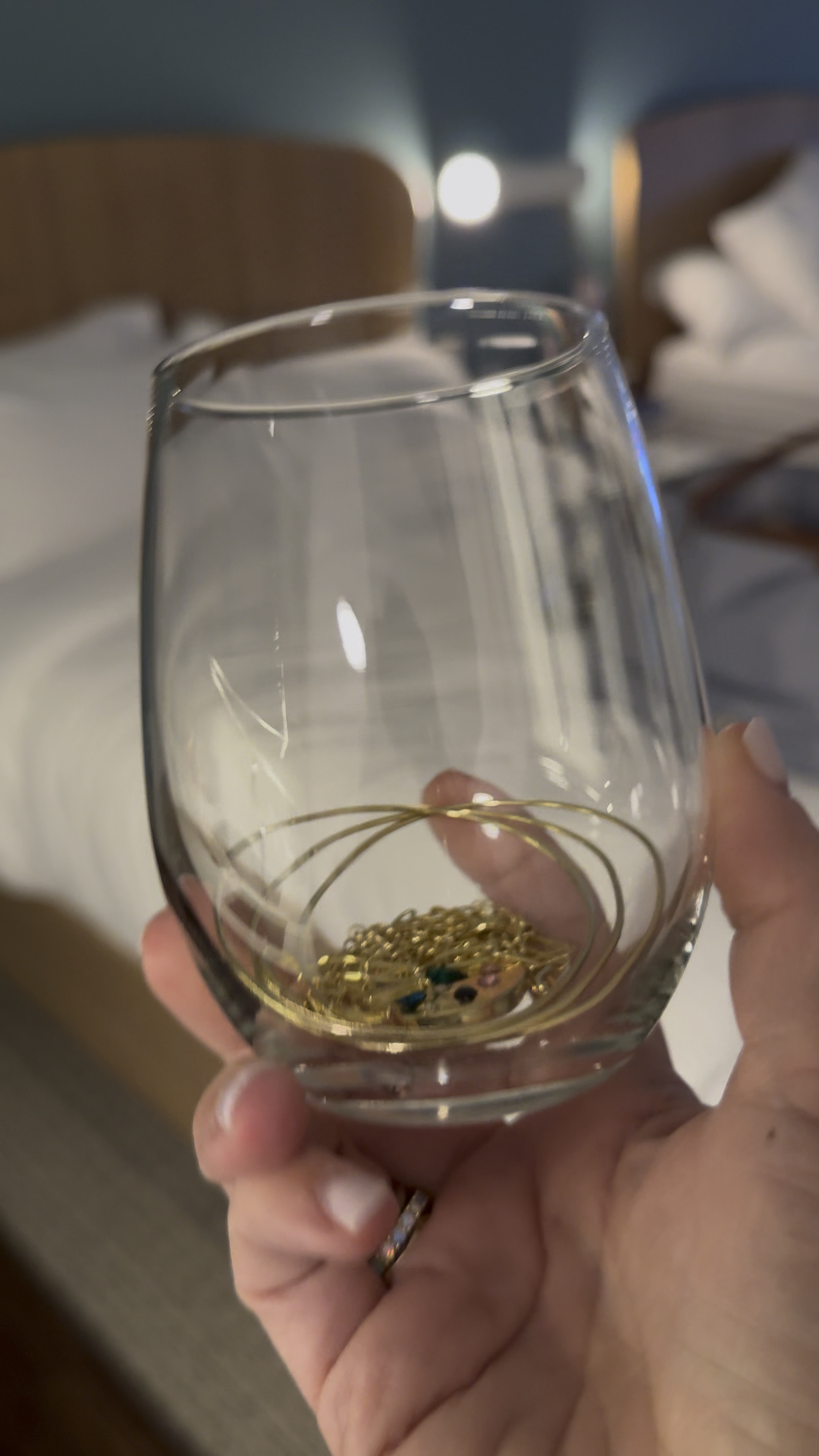 A tip for when you’re traveling!



#LTKTravel #LTKWatchNow