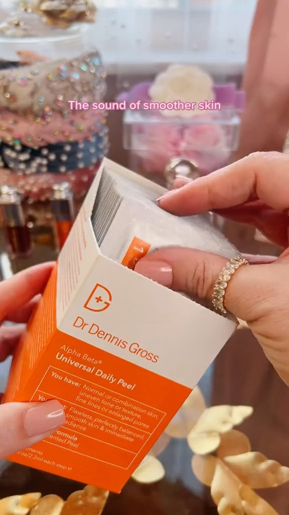 Dr Dennis Gross Facial Peel Daily Pads

#skincare #smoothskin #agingskin #acneproneskin #wrinklefree

#LTKunder100 #LTKbeauty