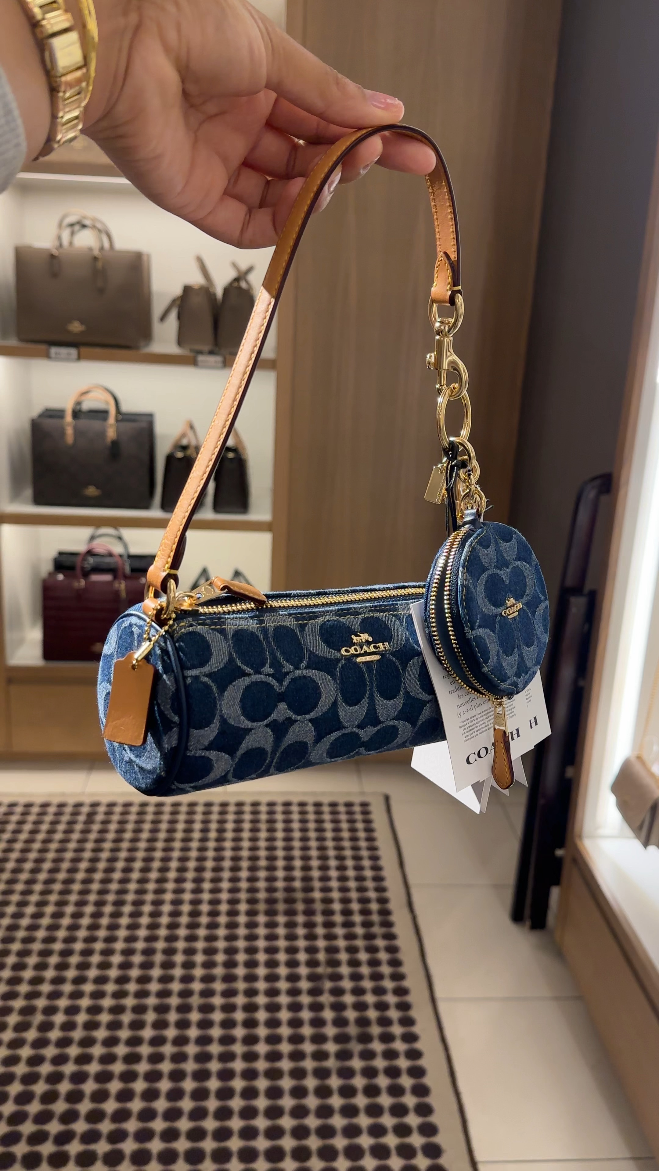 New coach denim pick up🩵😍

#LTKFindsUnder100 #LTKItBag #LTKStyleTip