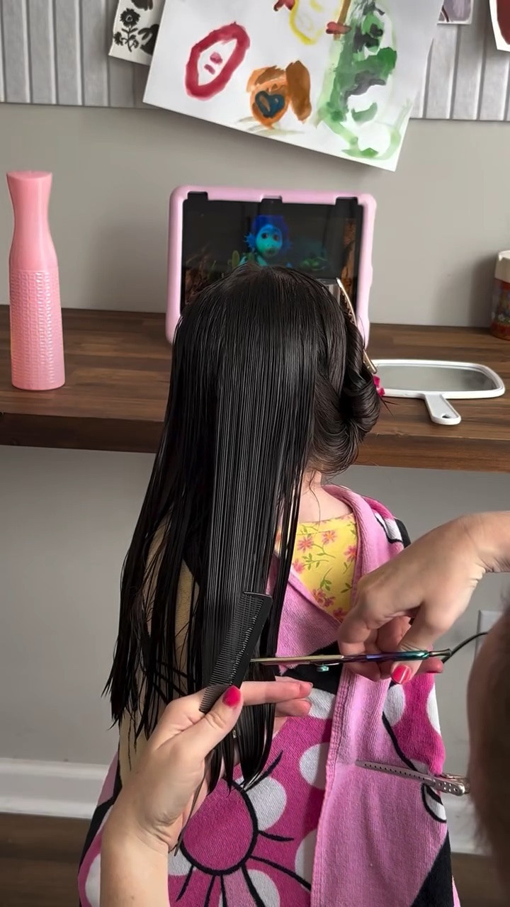 @sweetandsassylehighvalley spa experience at home for my girl 💛 I really let Jesus take the wheel on this one 😂
#craftymom #haircut #momlife #girlmom