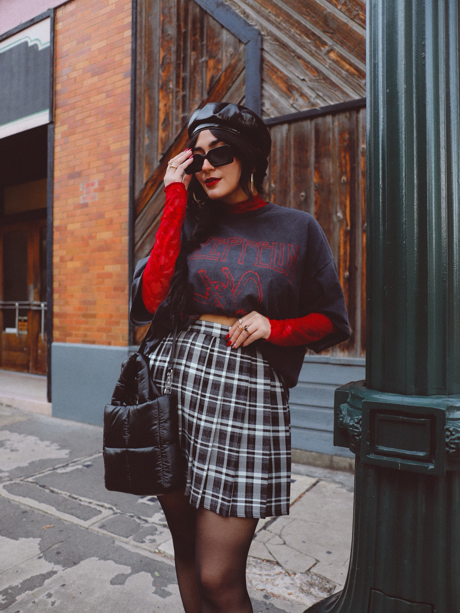 Grunge christmas outfit🎄❤️

#LTKfindsunder100 #LTKmidsize #LTKHoliday