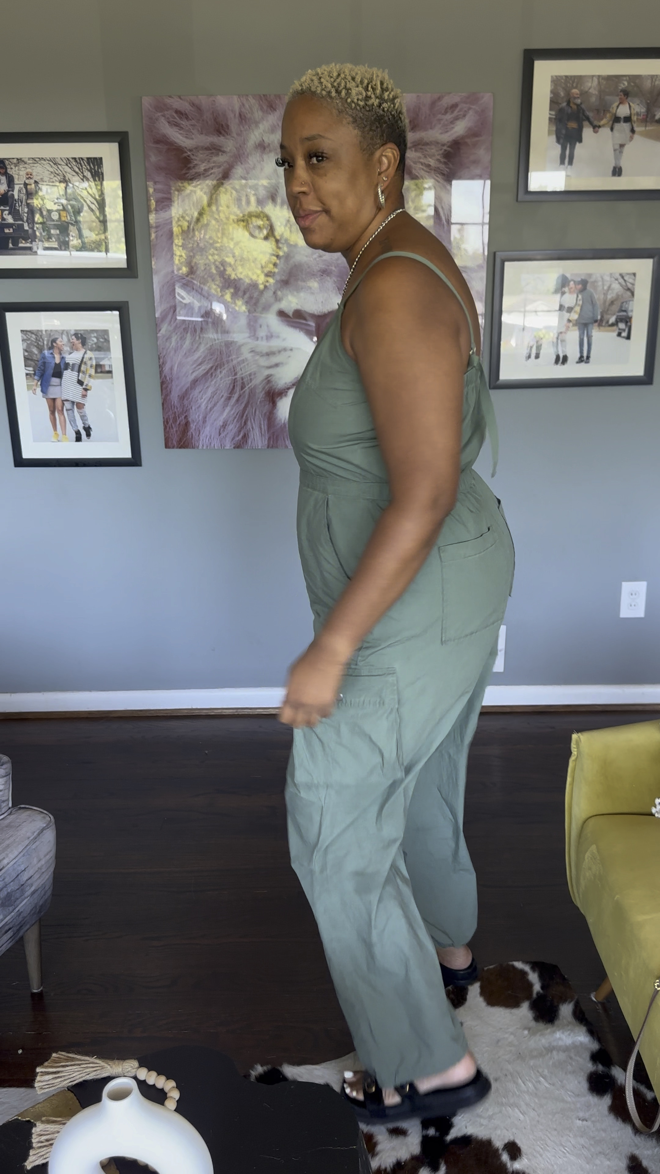 Cute✅
Comfy✅
Tall Girl Friendly ✅

Love this Cargo Jumpsuit 😍