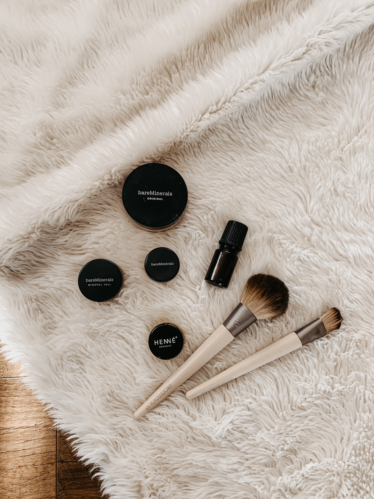 Spring glow up ✨ with a few of my favorite products 
Essential Oil Roller 
Mineral Makeup 
Organic Lip Scrub 

#LTKGiftGuide #LTKSeasonal #LTKbeauty