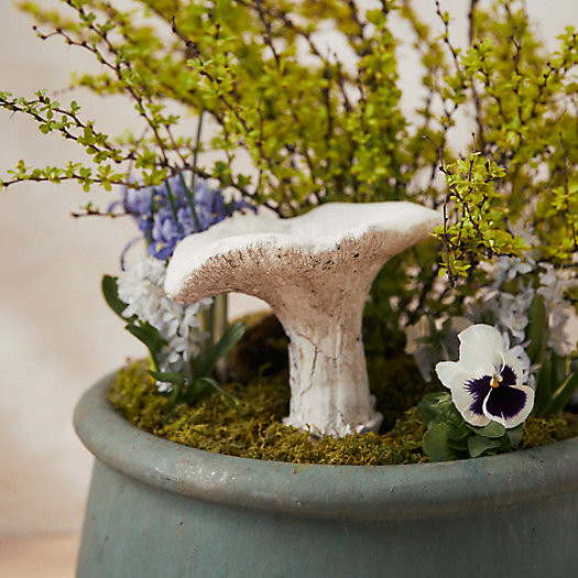 Avalon Mushroom Concrete Stake | Terrain