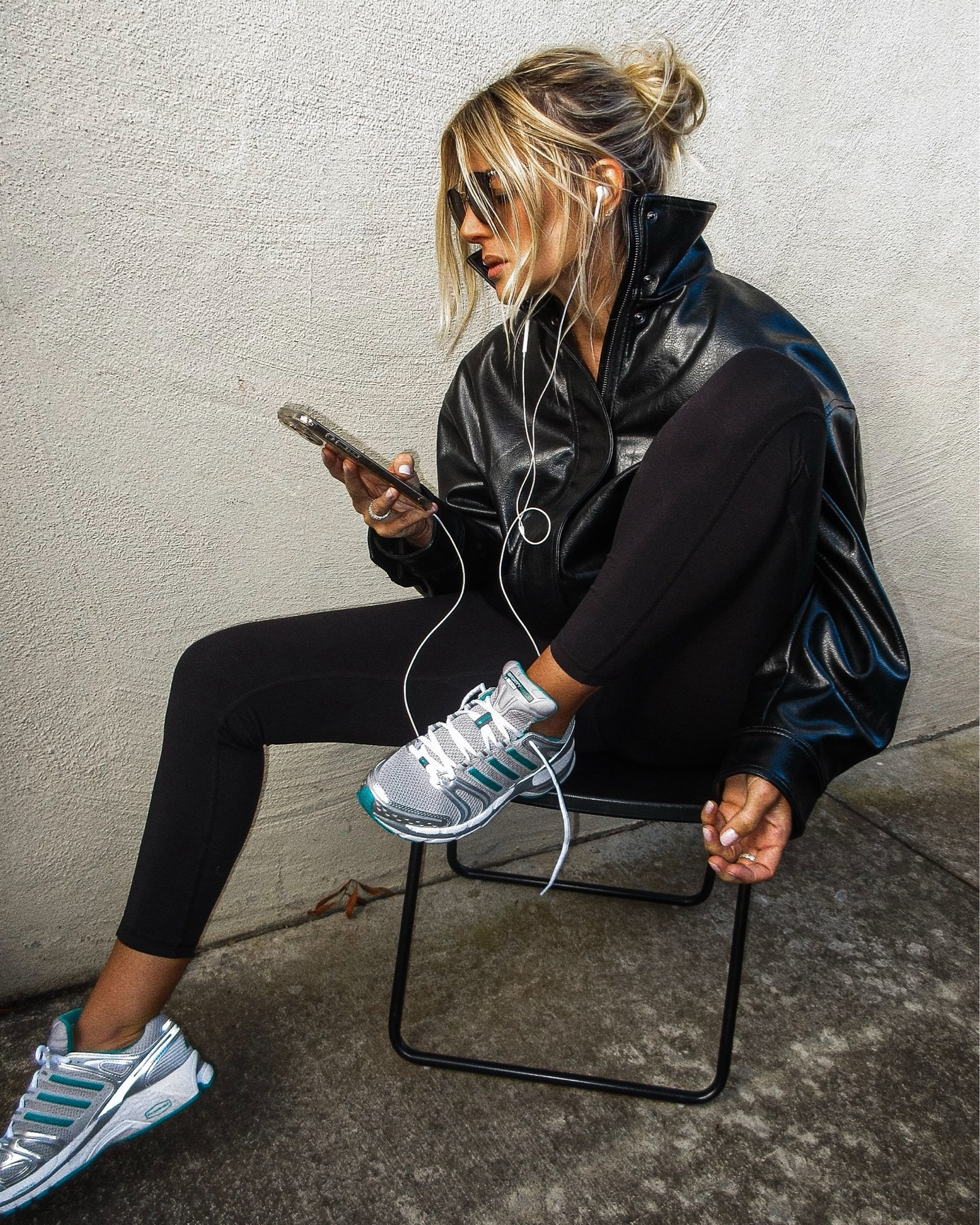 sporty...

#fallstyle #minimalstyle #sportychic #minimalchic #sneakers 

#LTKStyleTip