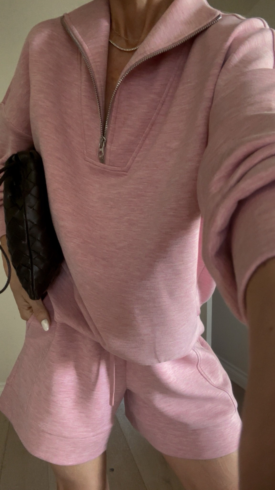 The prettiest rose marl color for the spring and summer season ahead… and in the most luxe material. Love the @varley Atrium High Rise Short (4.5” inseam) and the Hawley Half Zip for an elevated, casual, and incredibly comfortable everyday outfit. #invarley #ad 
