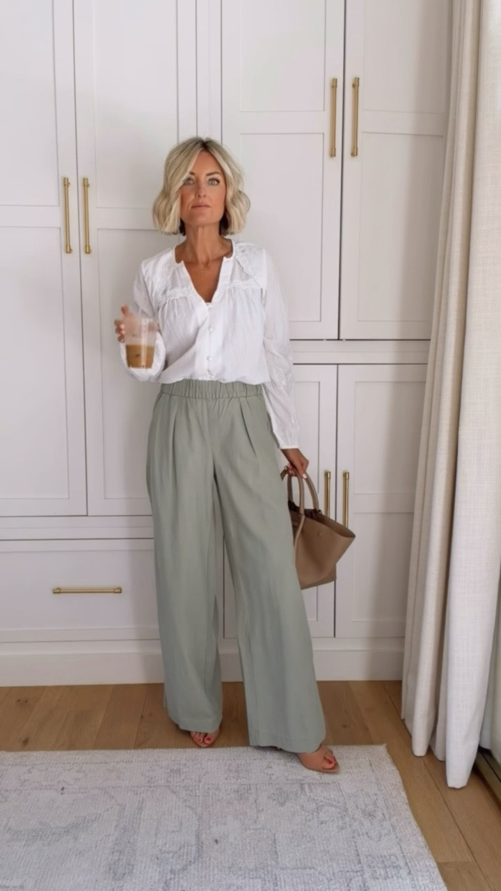 This would be such a great look for workwear! These pants are so comfy yet still look so elevated! Wearing XS.

Loverly Grey, Target find, Target fashion, workwear

#LTKootd #LTKSeasonal #LTKWorkwear