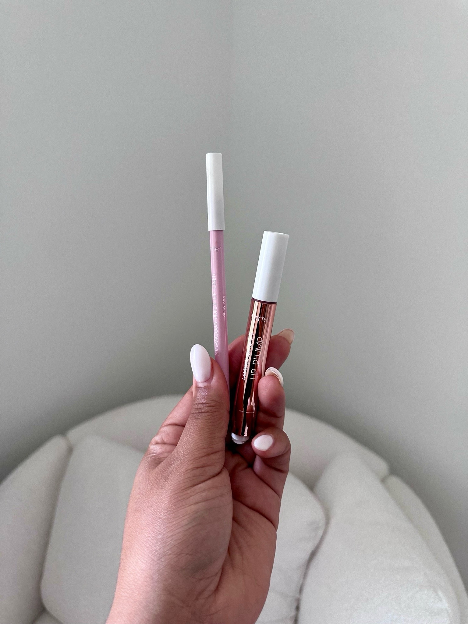 Lip combo 👄💄 Tarte Maracuja lip liner in “dusty rose” + tarte maracuja juicy lip plump in “mixed berries” — love this formula & the color is flattering for everyday makeup righting! Use code QUEENCARLENE for 15% always on Tarte.com 💜




#LTKFindsUnder50 #LTKSeasonal #LTKBeauty