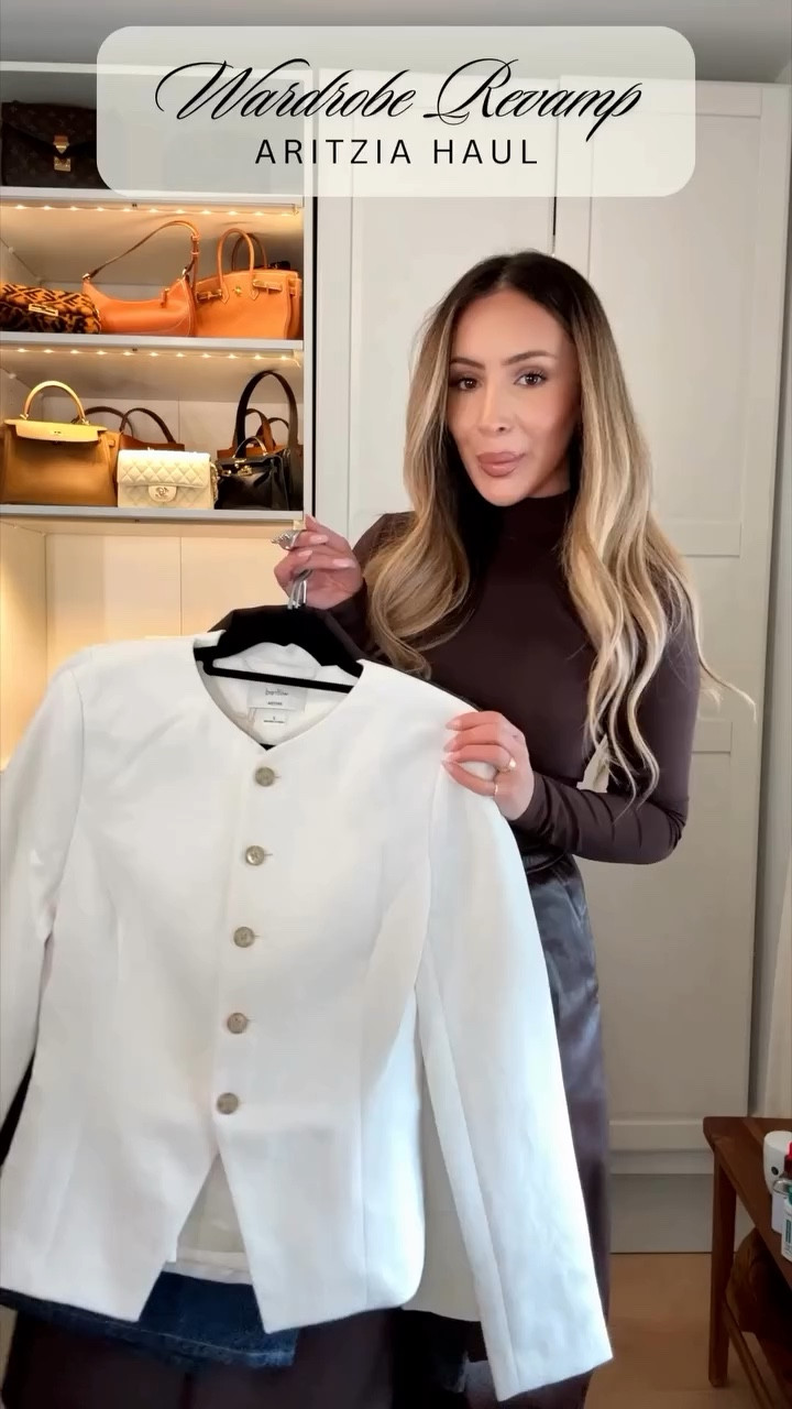 Investing in some elevated basics from @aritzia 🤎 My go-to place when I need to update my wardrobe because their prices last forever!! #aritziapartner
