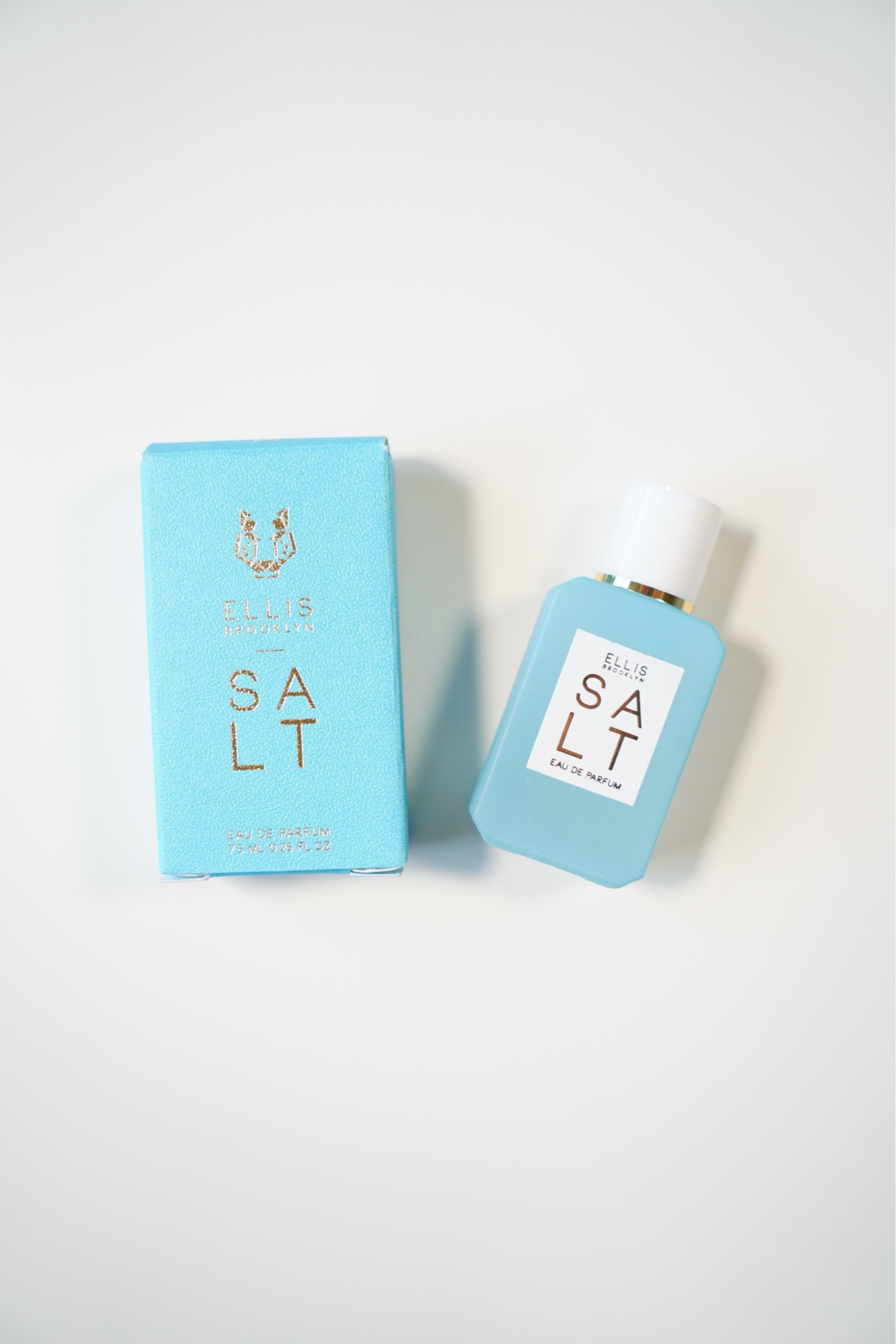 ellis brooklyn salt perfume that smells like a day at the beach 🌊☀️

#LTKSummerSales #LTKVideo #LTKBeauty