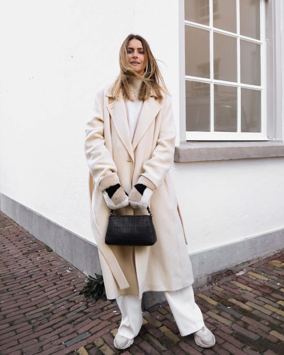 Winter whites🤎 #coat #mittens #longline #handbag #blackandwhite #whitepants #winteroutfit #winterlook

#LTKHoliday #LTKstyletip #LTKSeasonal