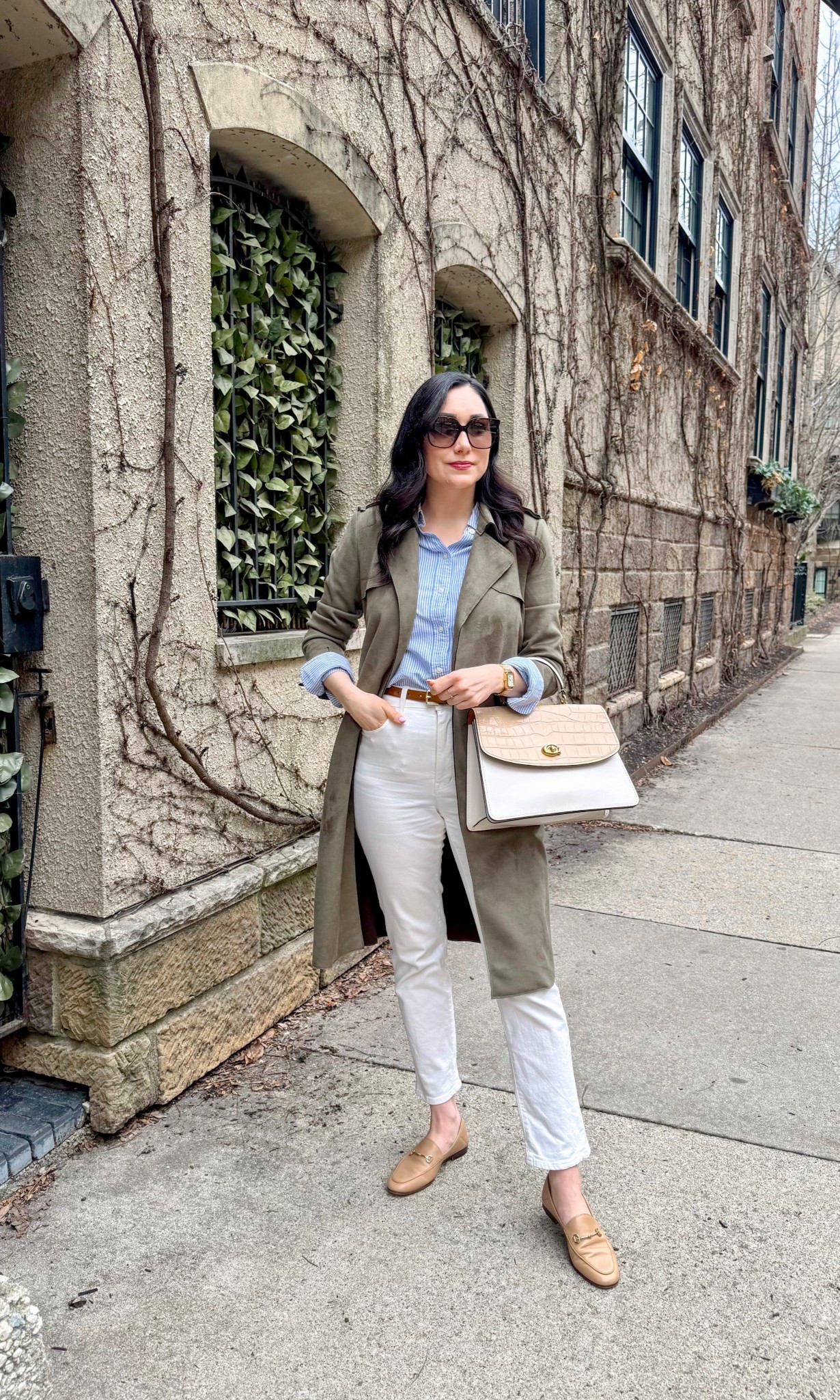 Classic spring outfit 💚🤍🤎

Green suede trench coat 
Blue and white striped collared button up 
Off white jeans 
Nude loafers 

Everyday outfit 
Casual outfit 
Classic outfit 
Preppy outfit 
Transitional spring outfitt

#LTKootd #LTKSeasonal
