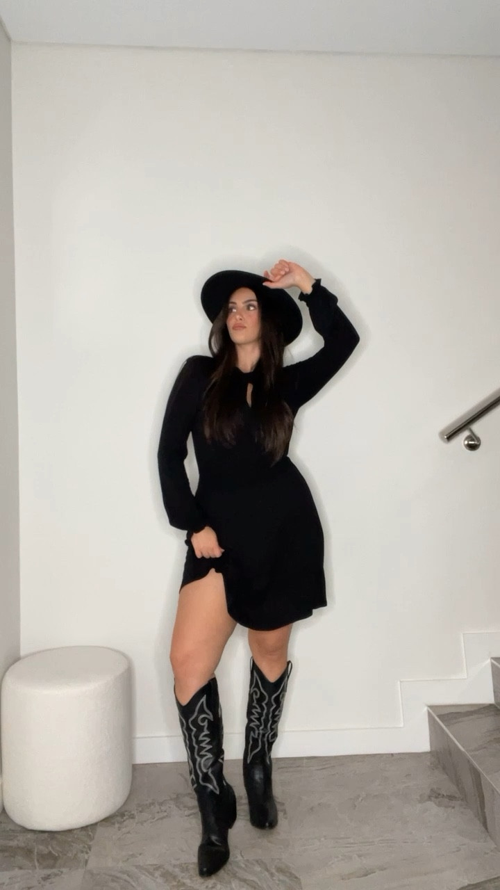 In LOVE with my cowgirl boots 🤠 wearing size 8 shoes they fit perfect around my legs 🖤

#LTKcurves #LTKaustralia #LTKshoecrush