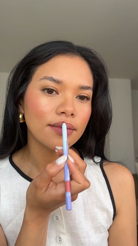 My natural lip but better in lip liner and clear gloss! 

-Kosas lip liner in shade Beyond 
-Lawless lip gloss in rosy outlook



#LTKBeauty #LTKStyleTip #LTKFindsUnder50