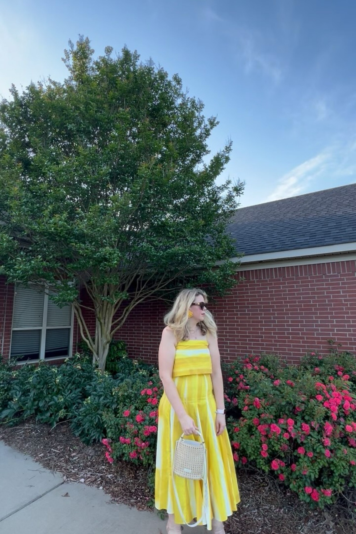 Headed into Memorial Day tomorrow ready to tackle the week after a little break! This sunny yellow set is so versatile and can be worn separate and together and is so bright and cheery to ring in the unofficial start to summer!

As we reflect on the meaning of tomorrow for those of you who have the day off how will you be spending it?
.
.
.
#memorialdayweekend #hellosummer #summerstyle #sunshineyellow #vacationstyle #backtowork #workstyle what I wore mom style #momfashion #midsizestyle #midsizefashion