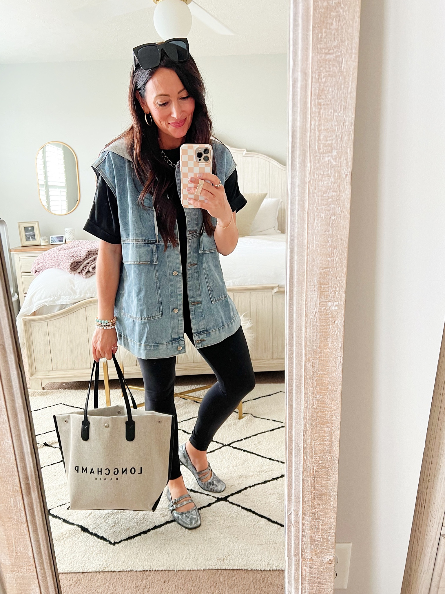 Today outfit:
• size small vest - runs oversized 
• size medium tee - more true to size/loose fit 
• size 6 leggings 
• sized up 1/2 size in flats 

#LTKstyletip #LTKfindsunder50 #LTKSeasonal