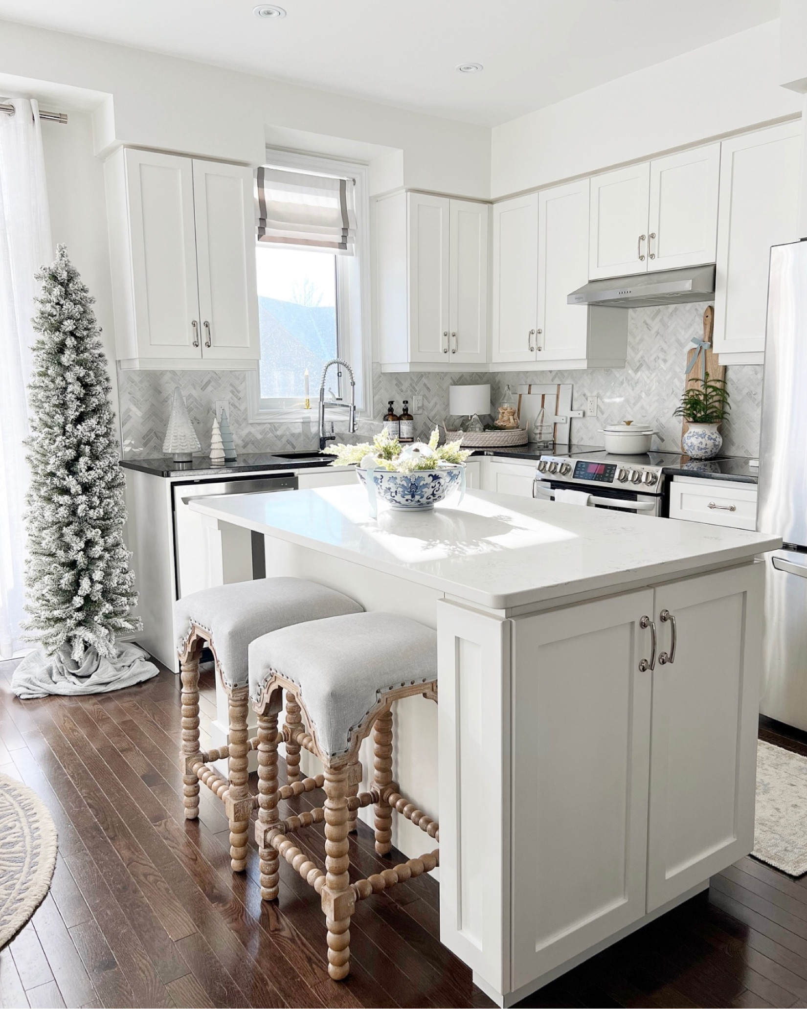 White kitchen decor  

#LTKhome #LTKHoliday #LTKSeasonal