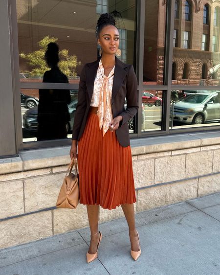 Today’s office look - Shades of brown, a perfect combo for Autumn 🍂. 

Blazer @mossimo_dutti (old) 
Pleated skirt @marshalls 
Tie blouse @express 
Shoes & belt thrifted 

Linking similar styles in bio and stories 

Happy Friday eve and stay blessed! 

#LTKfindsunder100 #LTKworkwear