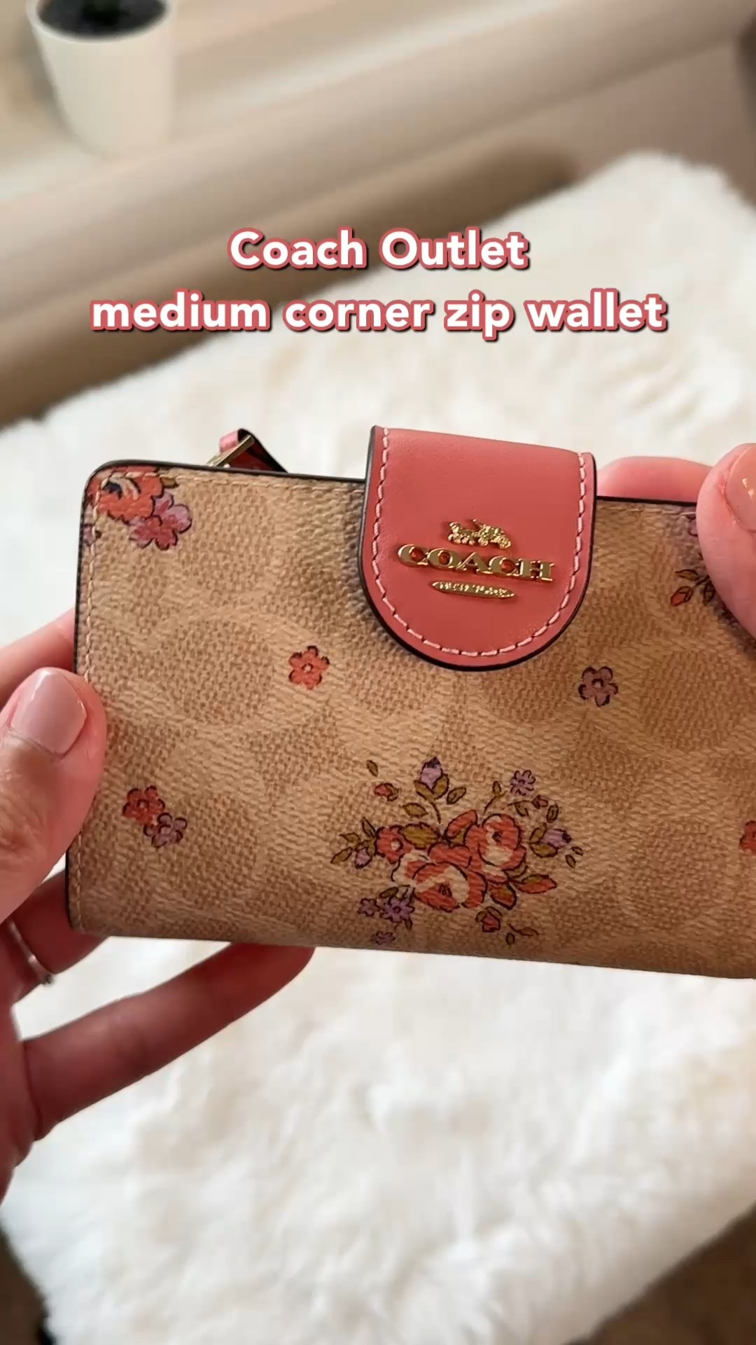 Unboxing my new Medium Corner Zip Wallet from Coach, grab it for 20% off today! 

#LTKGiftGuide #LTKFindsUnder100 #LTKSaleAlert