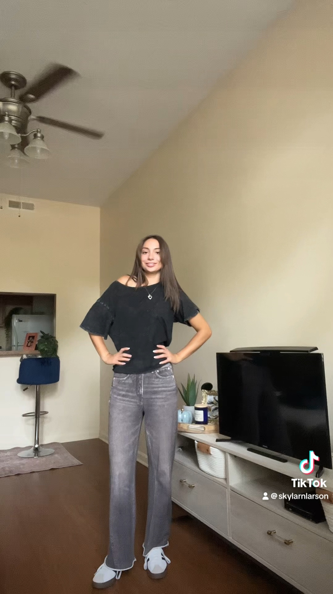 Rag & Bone does not sell these exact fake jeans anymore— but they do sell other colors so I linked similar ones!!