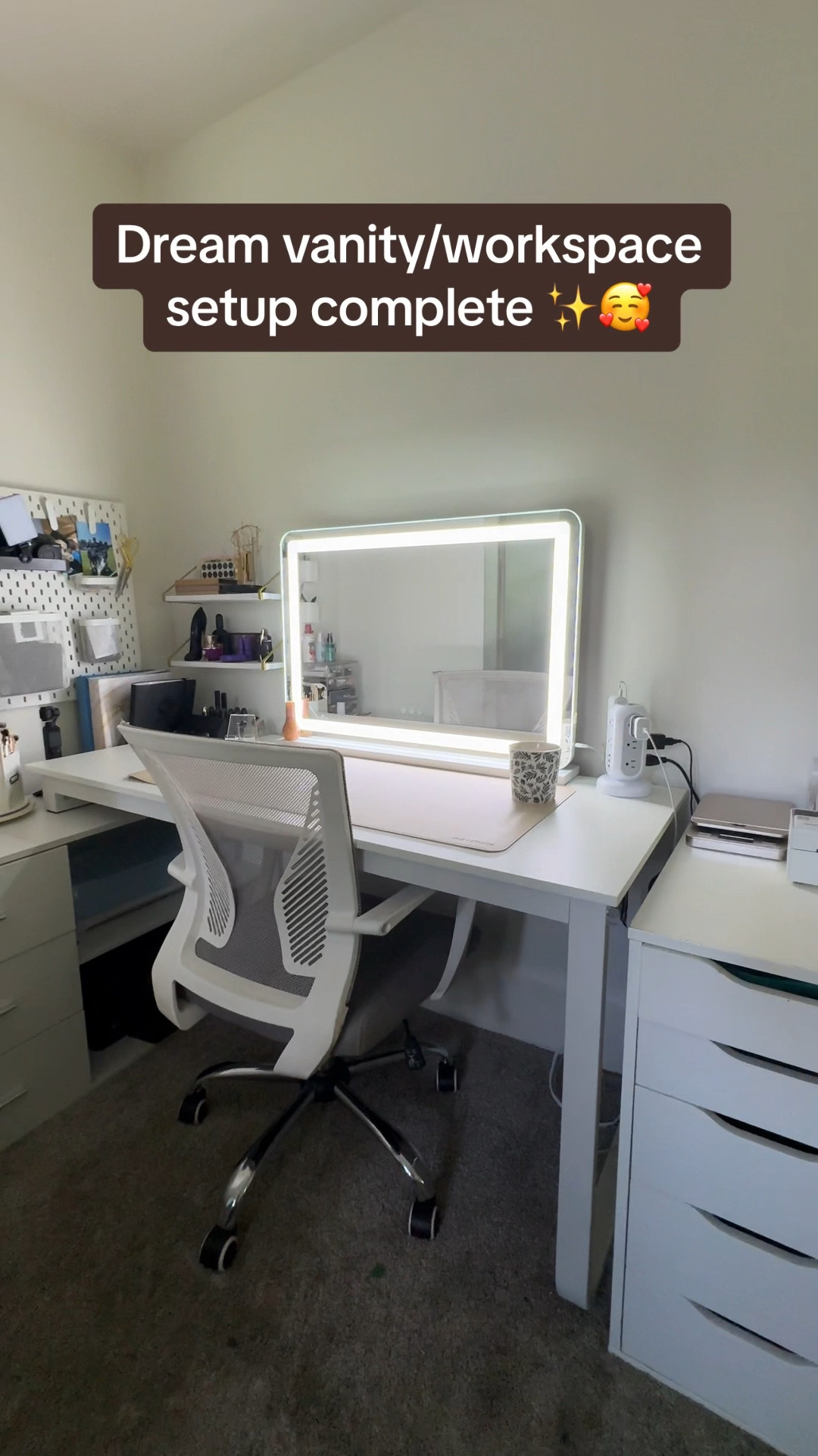 32 x 22 LED Mirror

#LTKBeauty