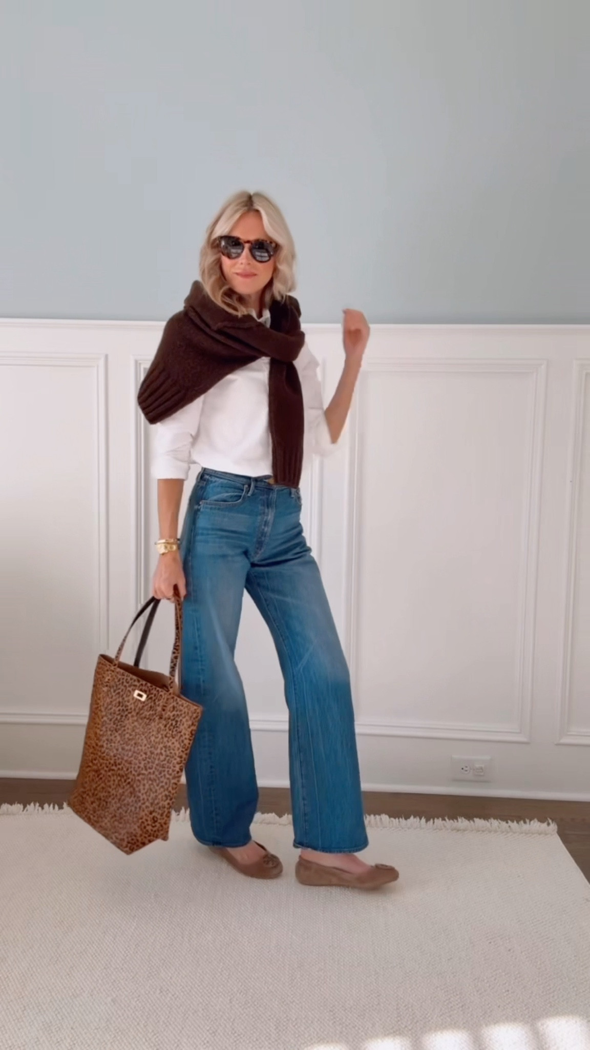 My favorite fitted white button up, mother denim ( on sale)  and a closet staple, leopard print tote. The perfect formula for a fall outfit.

#LTKWorkwear #LTKSaleAlert #LTKOver40