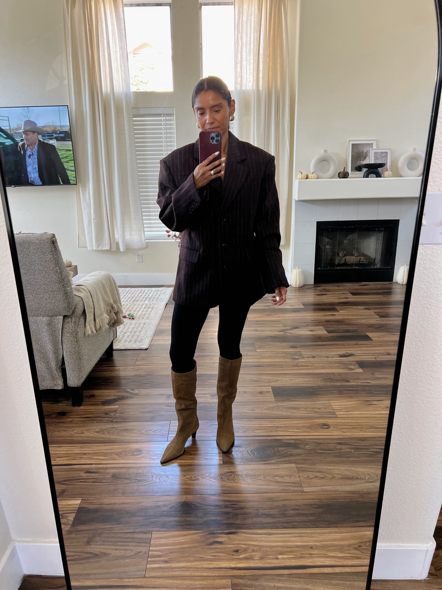 Love this oversized brown blazer and Zara boots 