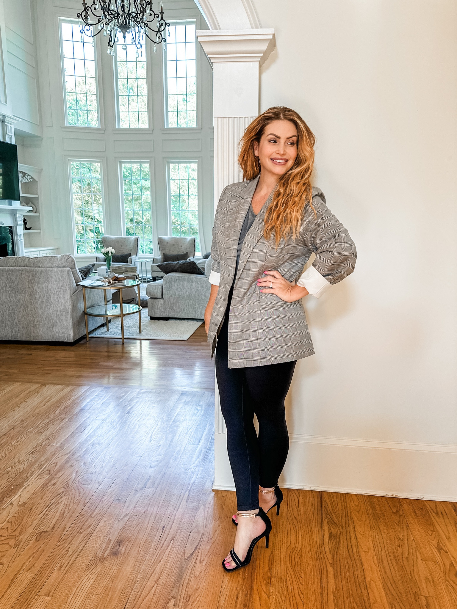 Loving this blazer. Turned a simple crop t and leggings into a whole different vibe. Match with your favorite heels and you can go anywhere  

#LTKstyletip