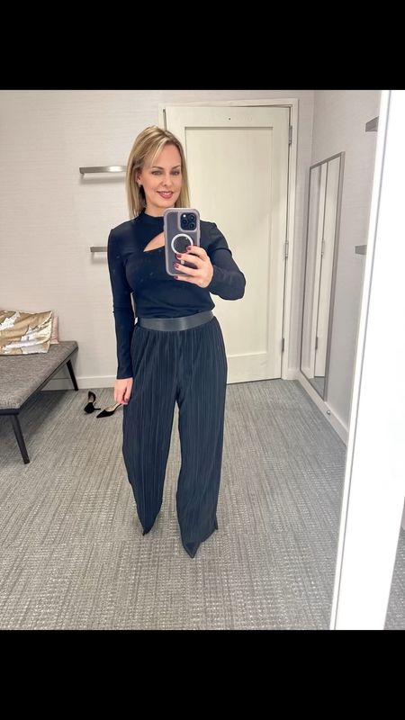 Nordstrom TRY-ON: love these wide leg plisse pants. The cutout fitted top is just a touch sexy. 💋

#LTKstyletip #LTKVideo #LTKover40