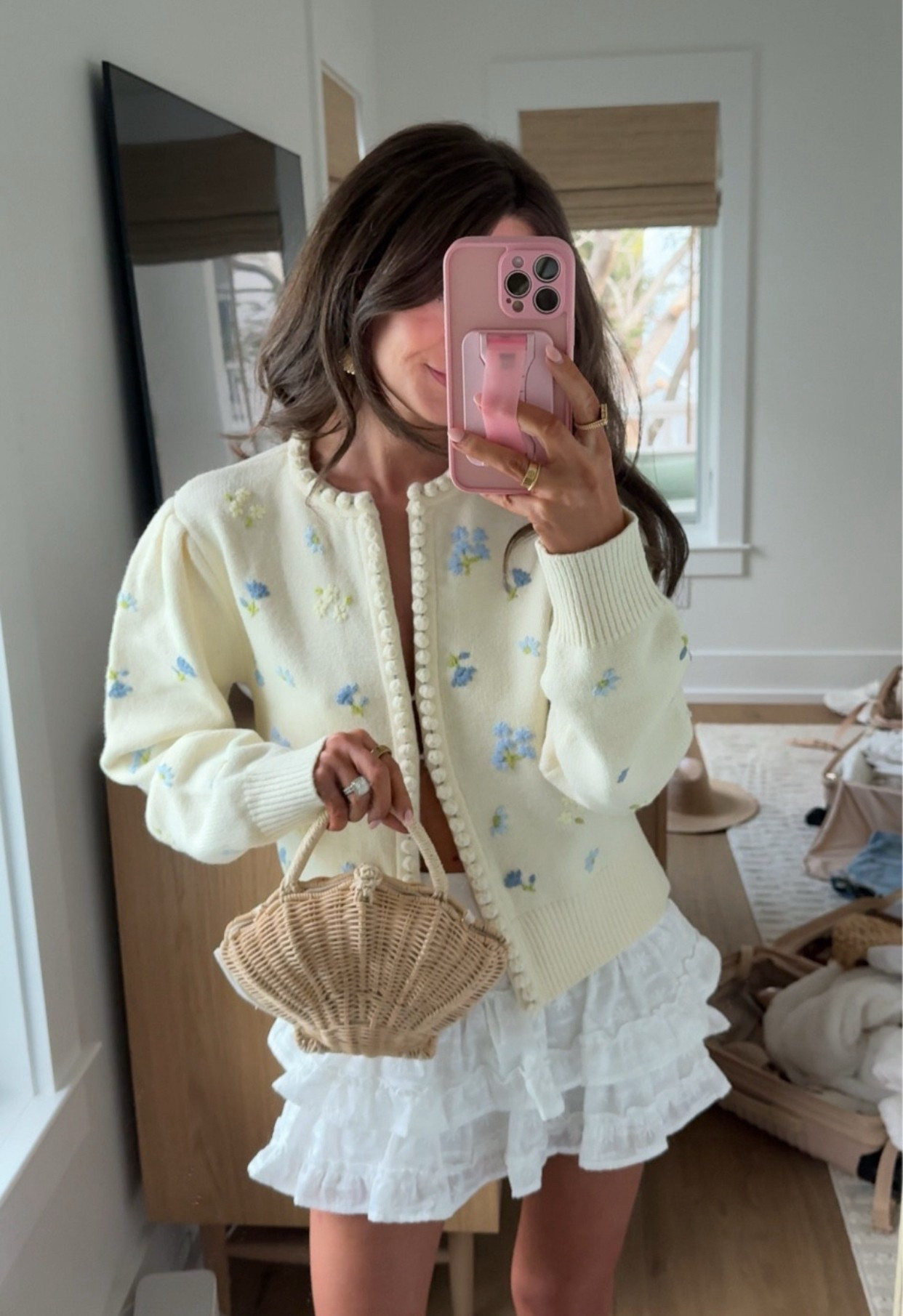 Beach, revolve, cardigan, floral, date night, 30A, bag, shell, earrings

#LTKSeasonal #LTKWatchNow #LTKActive

#LTKootd #LTKBeauty #LTKFindsUnder100