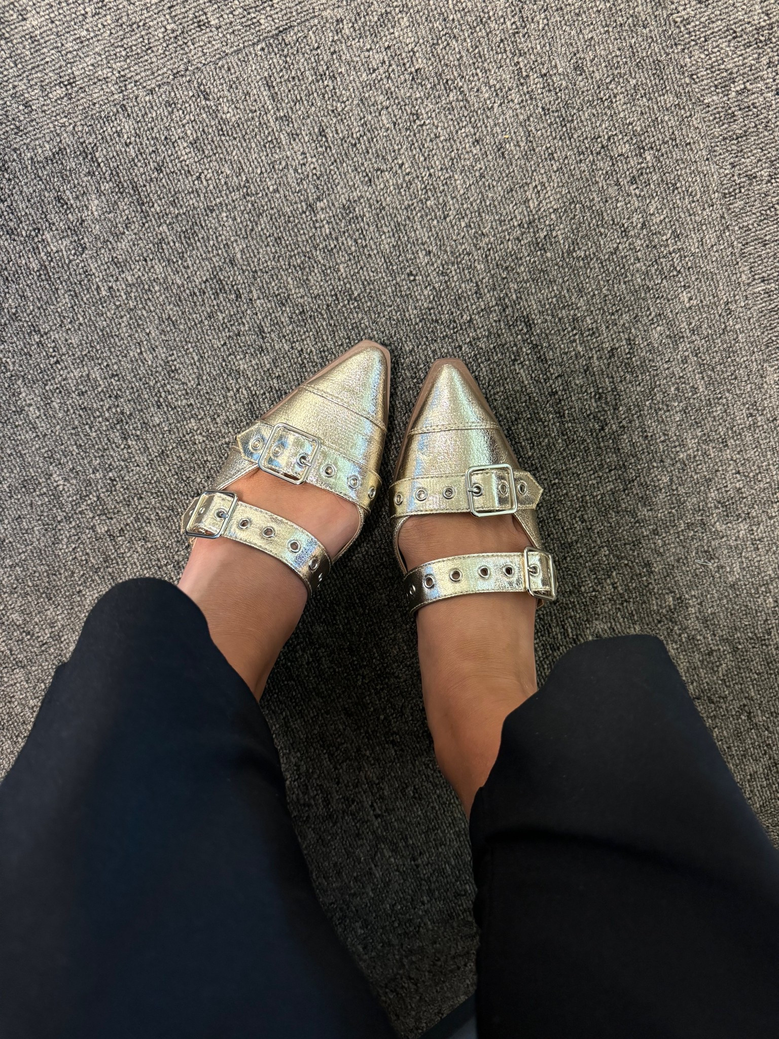 New fav corporate shoe! 🏢👝✨

#LTKStyleTip #LTKShoeCrush #LTKWorkwear