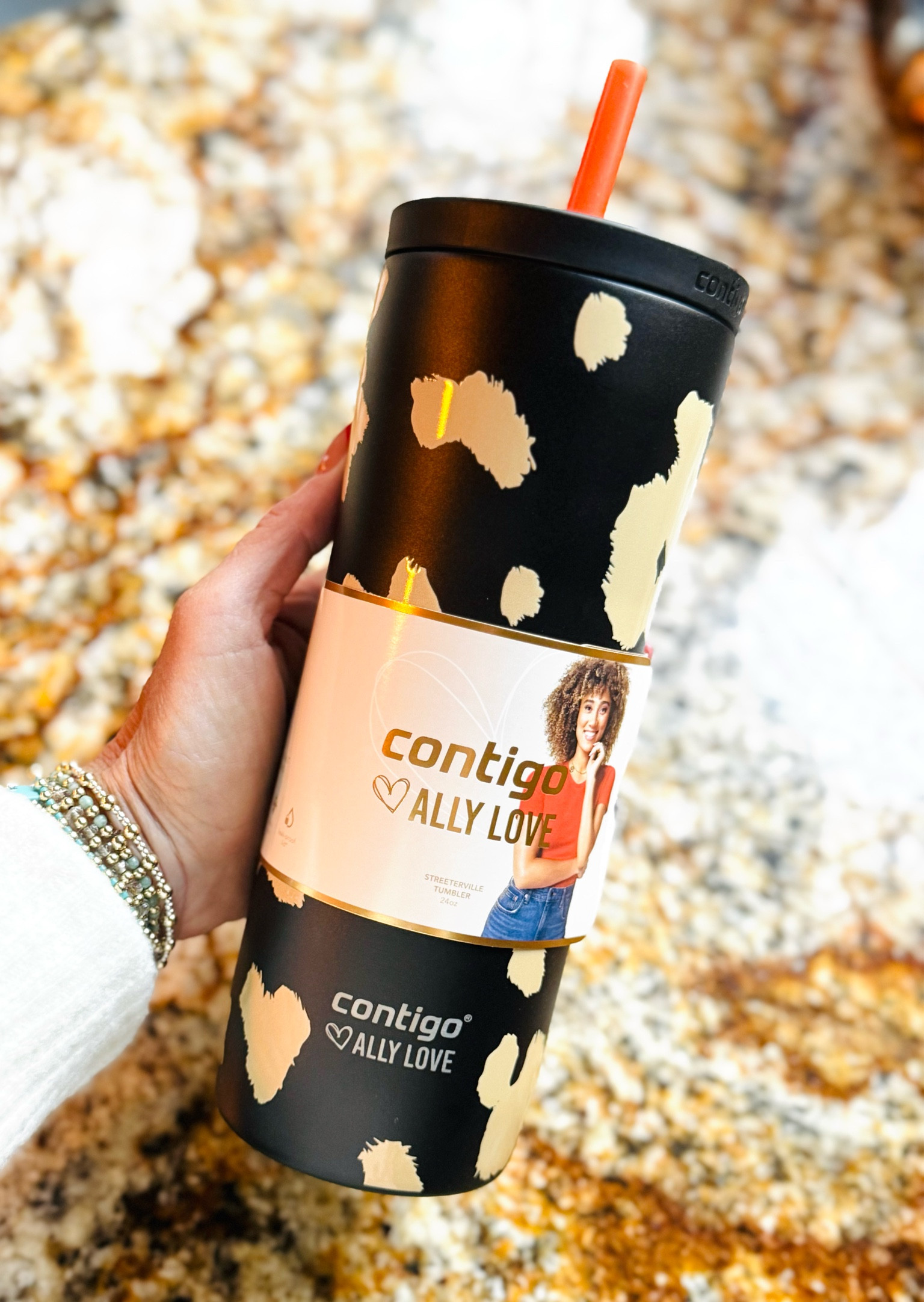 Love this water bottle • when you pull out the straw it self seals!  So I use it to mix up my protein drinks and collagens and AG1 powder.. love that little feature created by one of my fav Peloton instructors Ally Love!  And it’s leopard!! 👏🏼👏🏼👏🏼