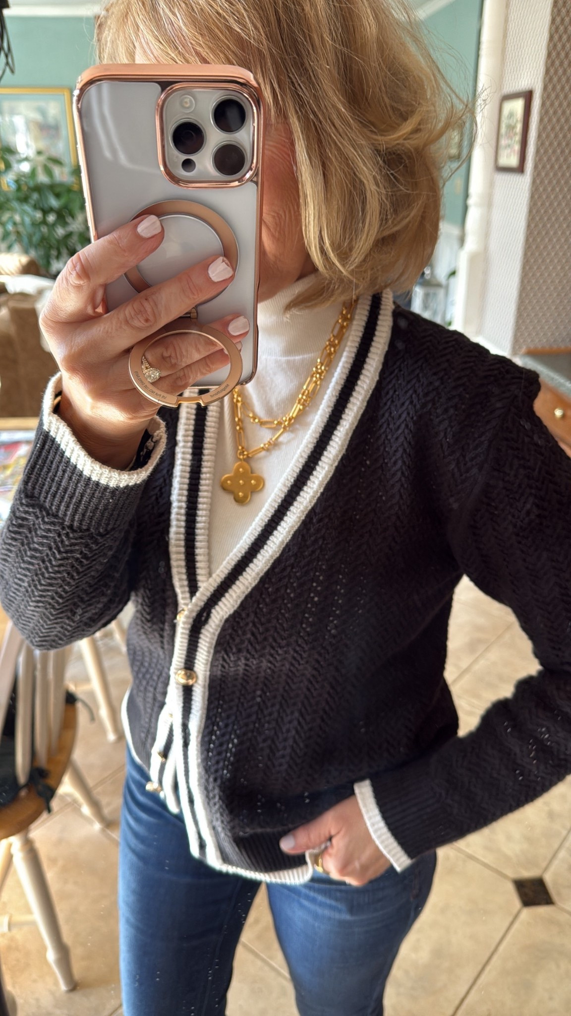 40% off cardigan. Also loving some new pieces from Julie Vos.


#LTKSaleAlert #LTKOver40 #LTKSeasonal