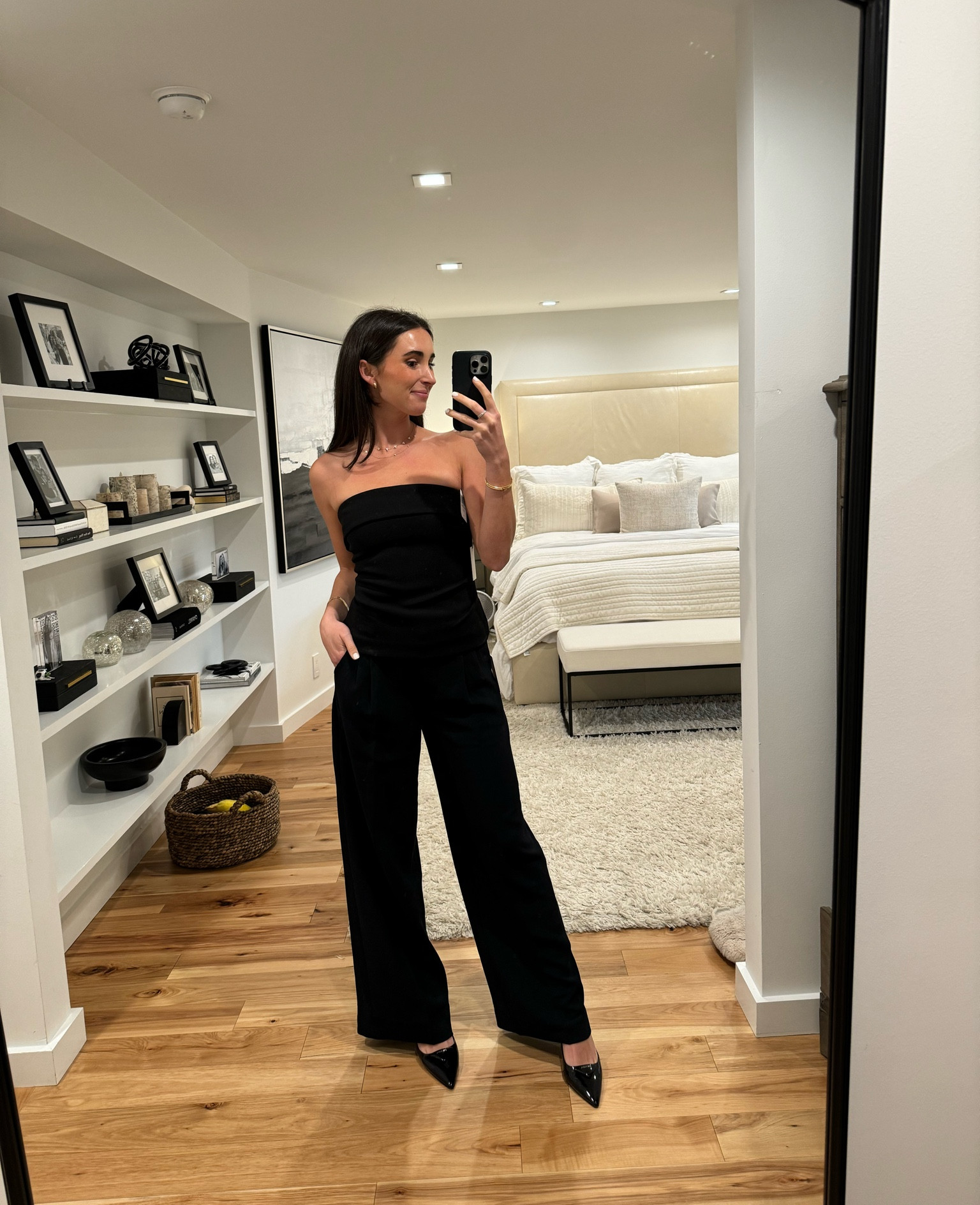 Did someone say corporate chic QUEEN? Obsessed! @aritzia #aritziapartner