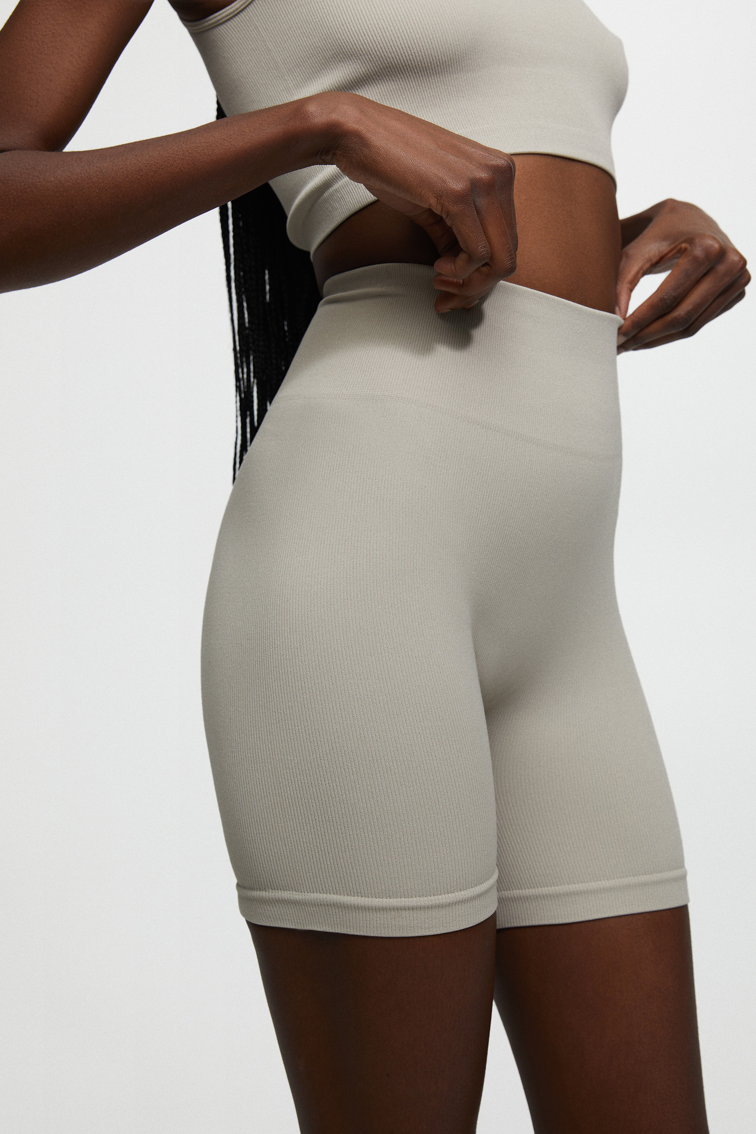 Seamless ribbed cycling shorts | PULL and BEAR UK