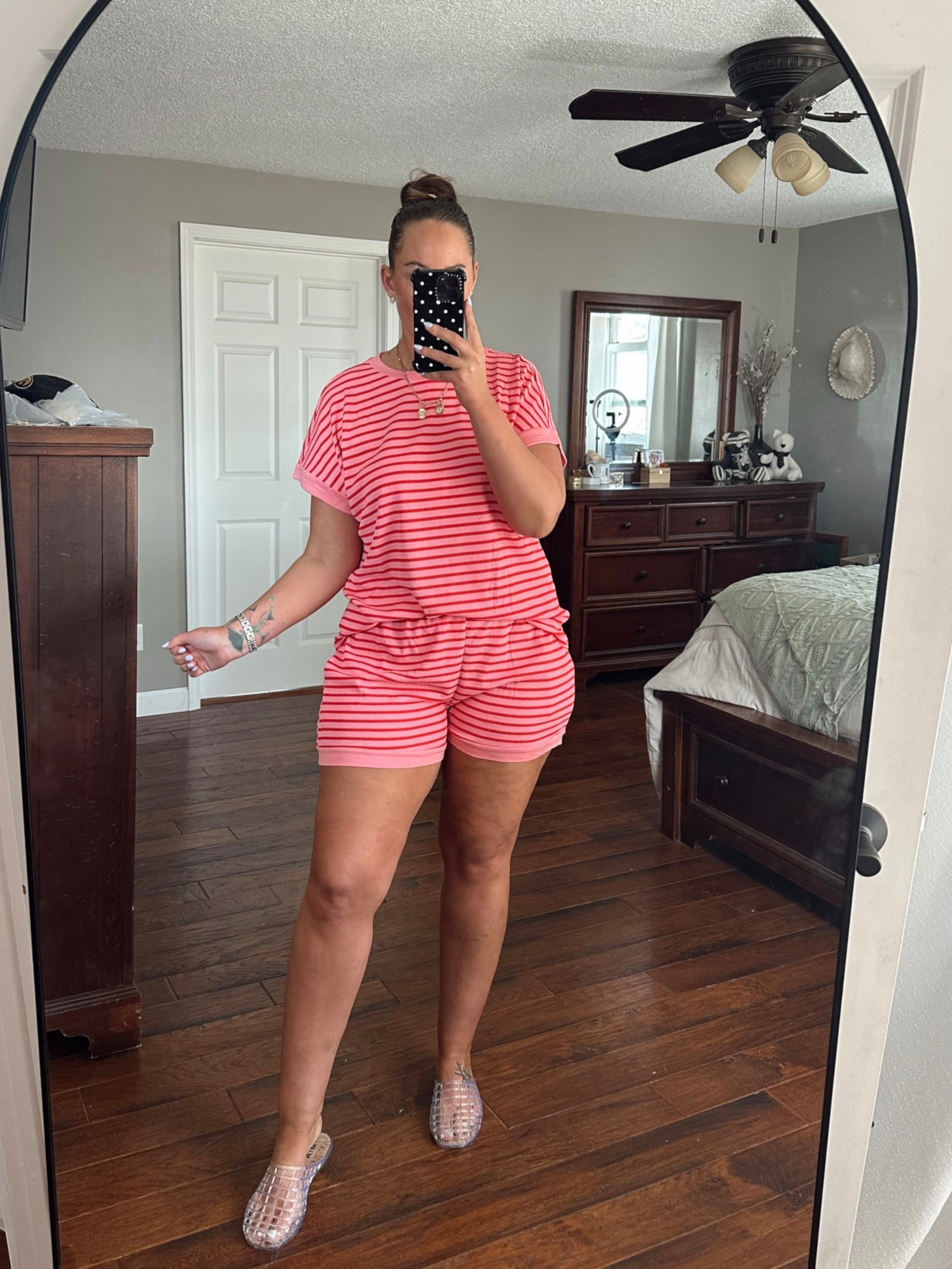 Amazon set on major sale 👏  comes in tons of colors - size up 1 I did xl!! 


Amazon fashion finds
Amazon style
Amazon finds
Amazon sale
spring outfits 2026

#LTKSaleAlert #LTKootd #LTKMidsize